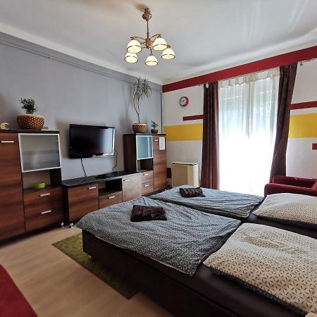 Smart Business Apartman Мишкольц Экстерьер фото