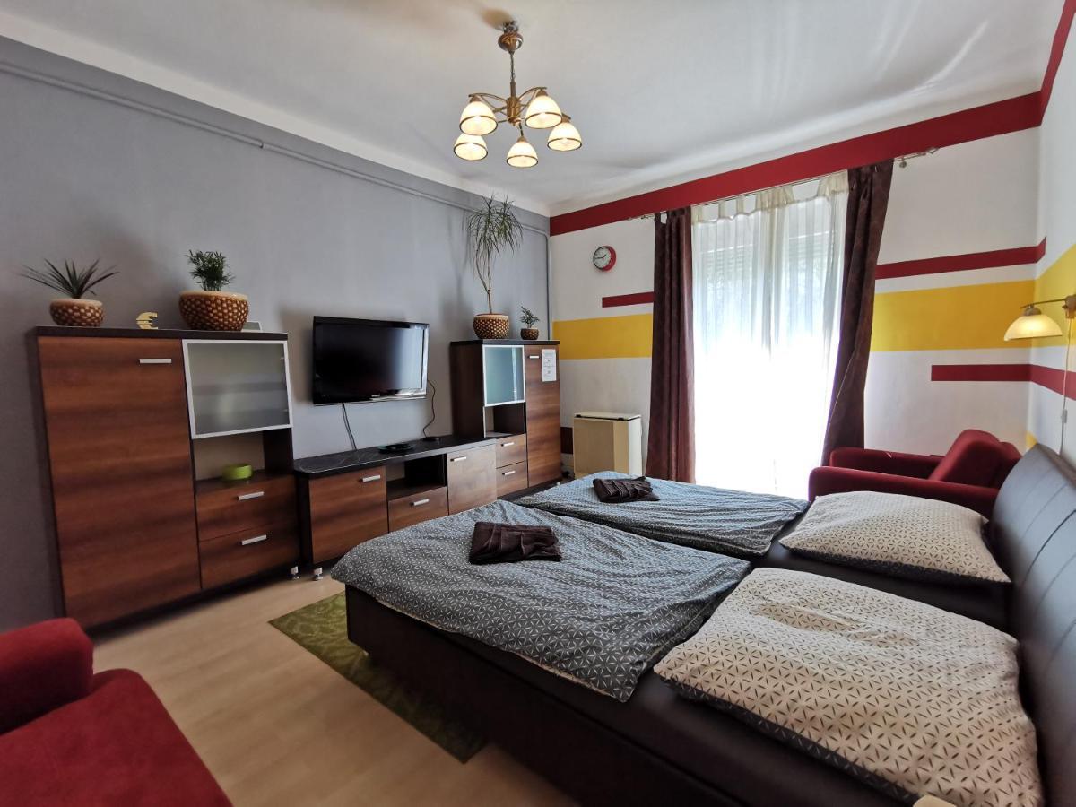 Smart Business Apartman Мишкольц Экстерьер фото