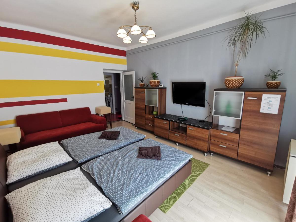 Smart Business Apartman Мишкольц Экстерьер фото