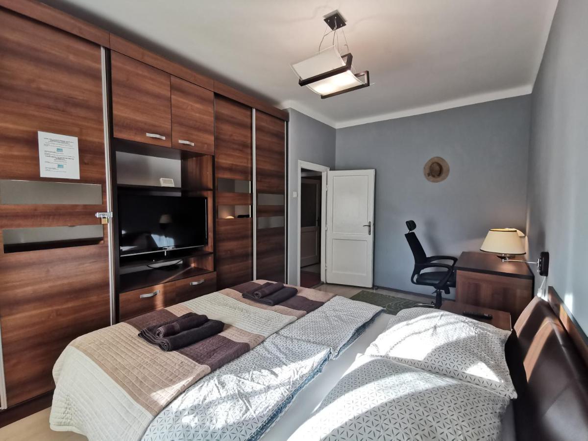 Smart Business Apartman Мишкольц Экстерьер фото